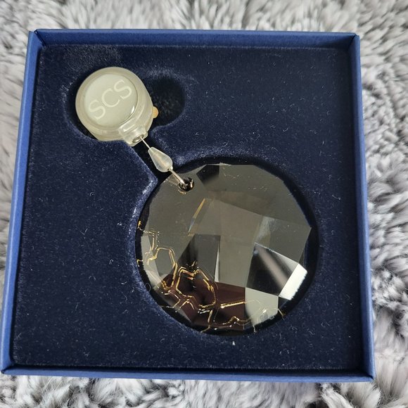 Swarovski Crystal Society window hanging - Picture 1 of 3